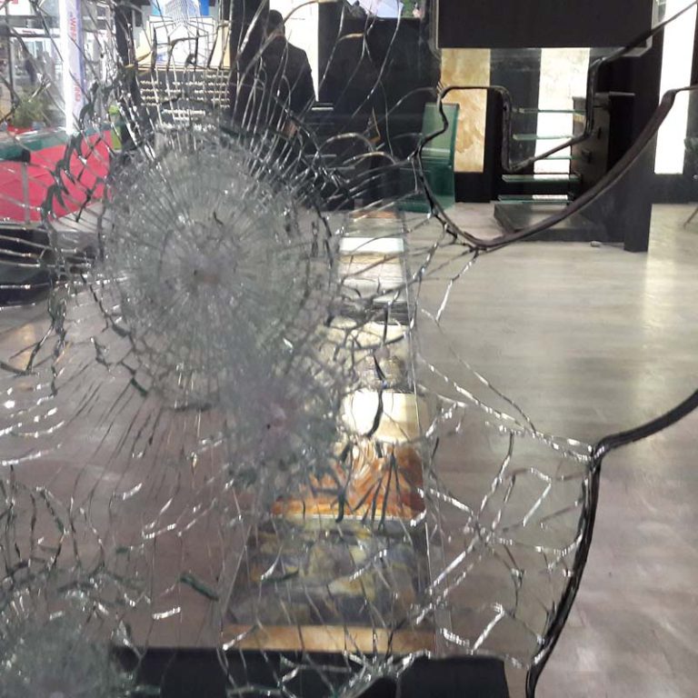 zede goloole3 مزایای شیشه ضدگلوله و استاندارد بین المللی آن