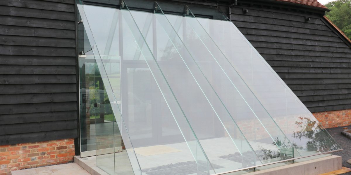 کاربرد و مزایای استفاده از نورگیر شیشه‌ای چیست؟