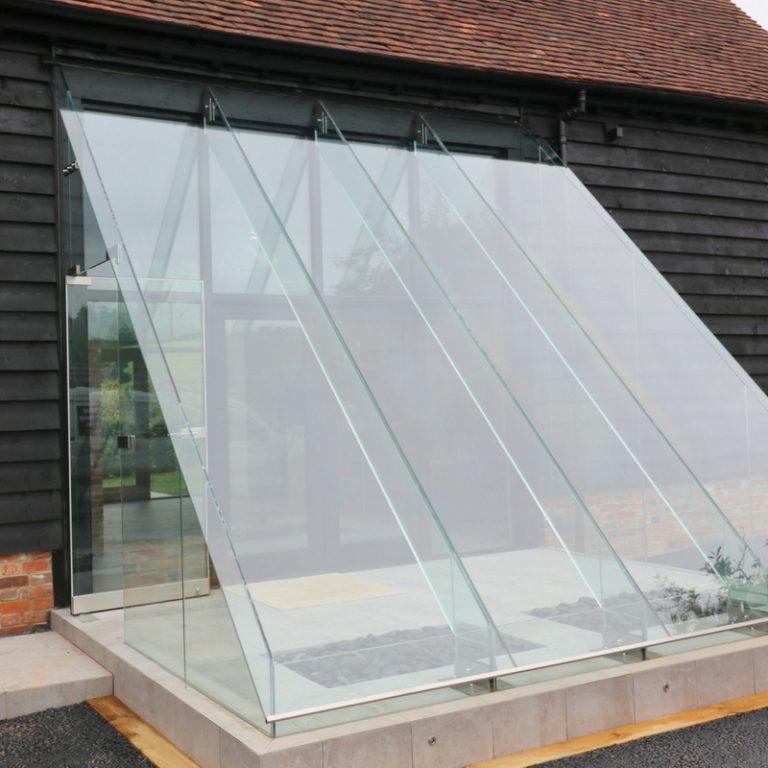 کاربرد و مزایای استفاده از نورگیر شیشه‌ای چیست؟